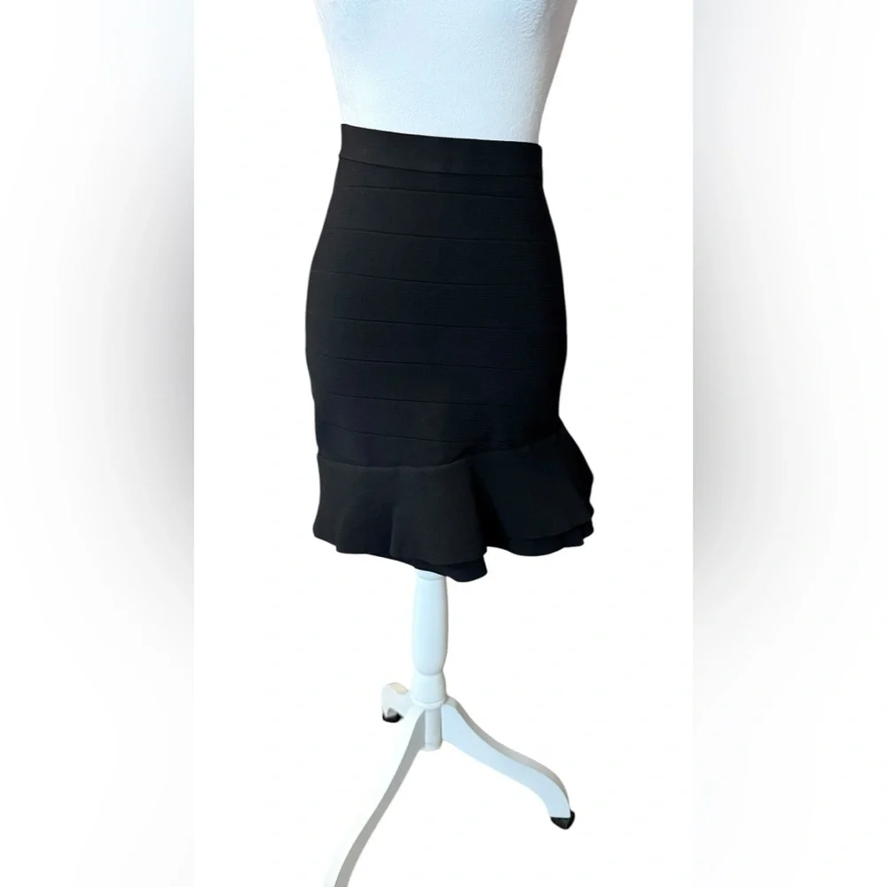 Elegant Bebe Black Ruffle Mini Skirt - Picture 1 of 7
